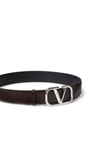 حزام فالنتينو غارافاني بمشبك بتصميم شعار V